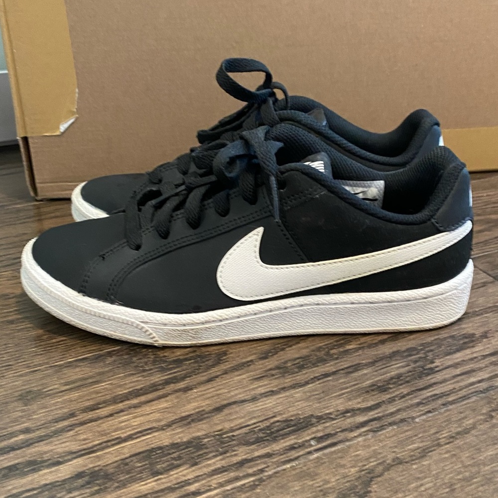 EUC Nike Court Royale Sneakers